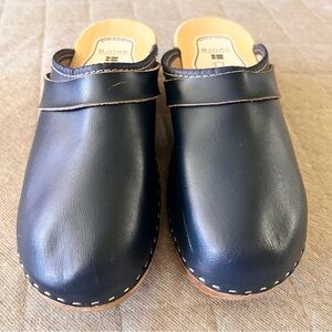 BJORK Sz 40 Swedish Blue Leather Wooden Clogs